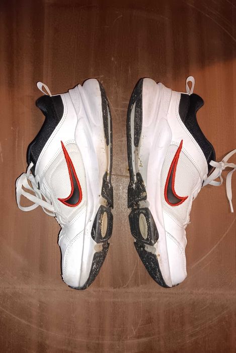 Ténis Nike brancos484627767970375681