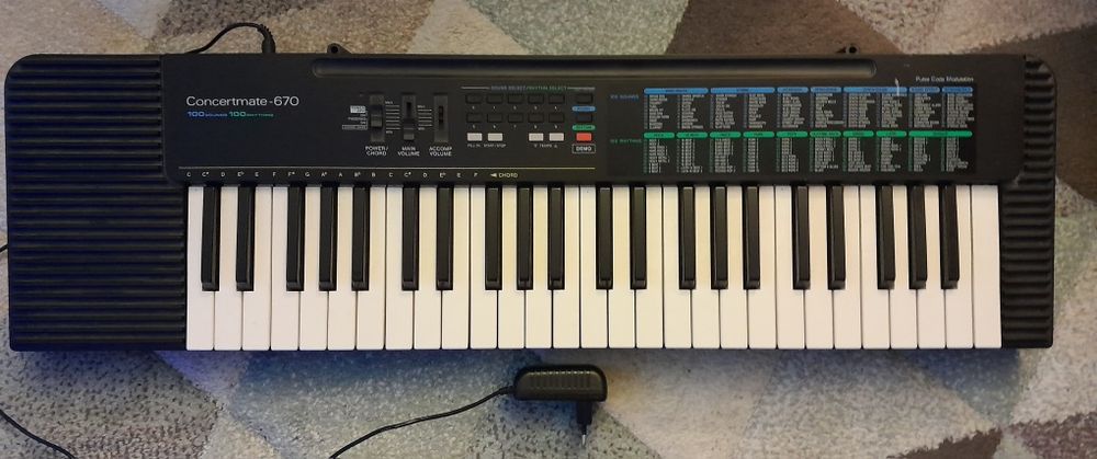 Keyboard Concertmate 670