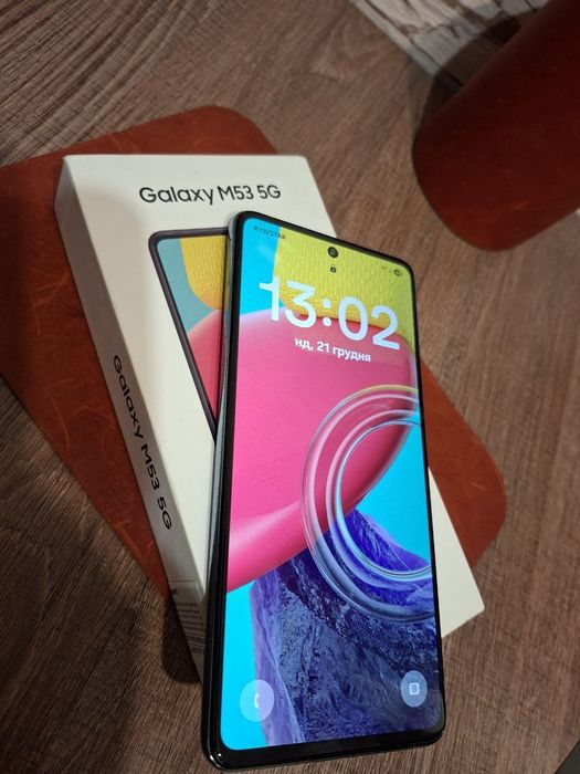 Самсунг М 53 6/128