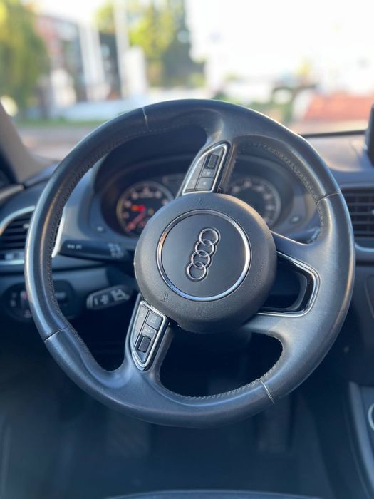 Audi q3 premium plus 2016