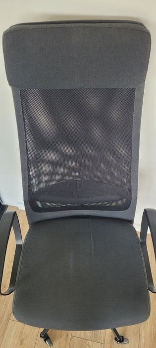 Krzesło biurowe IKEA Markus ciemnoszare