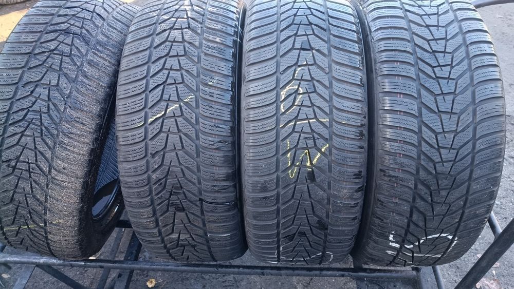 235.50.18 hankook Winter icept Evo 3 opony używane 4 sztuki