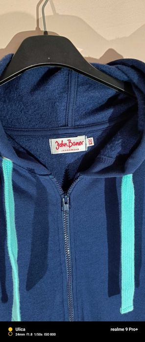 Damska bluza dresowa z kapturem John Baner. Jak nowa.