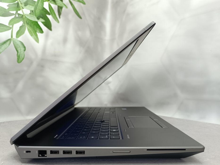 RTX 3000 Max-Q (6GB)/HP ZBook 17 G6/i7-9850H/16/NVMe 256/17.3"/IPS