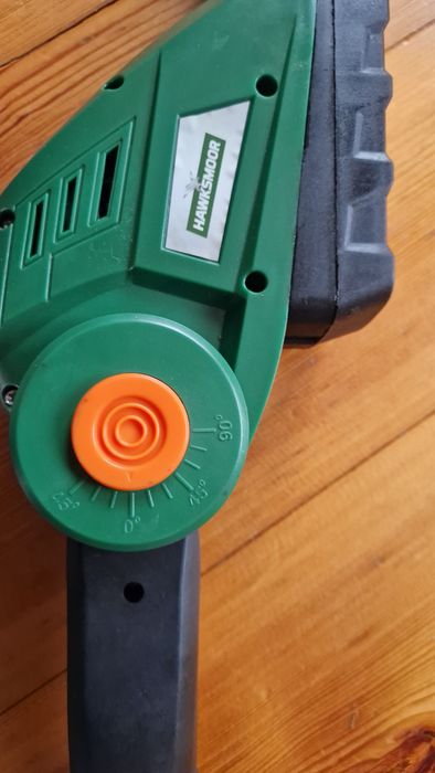 Nożyce do żywopłotu aku I elektryczne