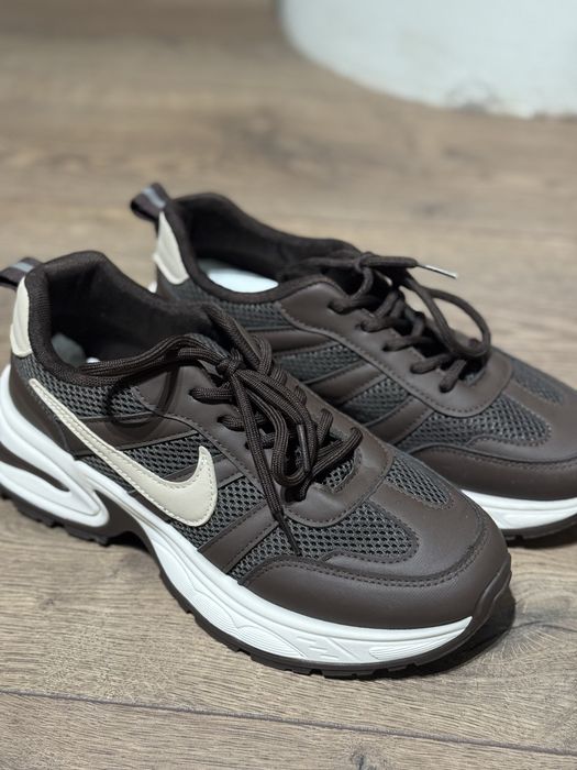 Кроссівки nike коричневі шкіра