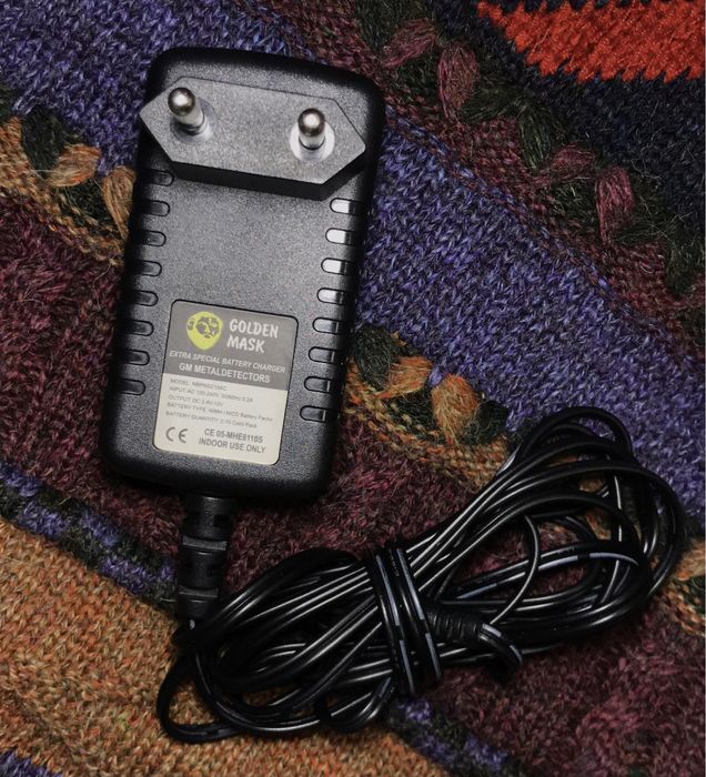 Зарядний пристрій для Golden Mask