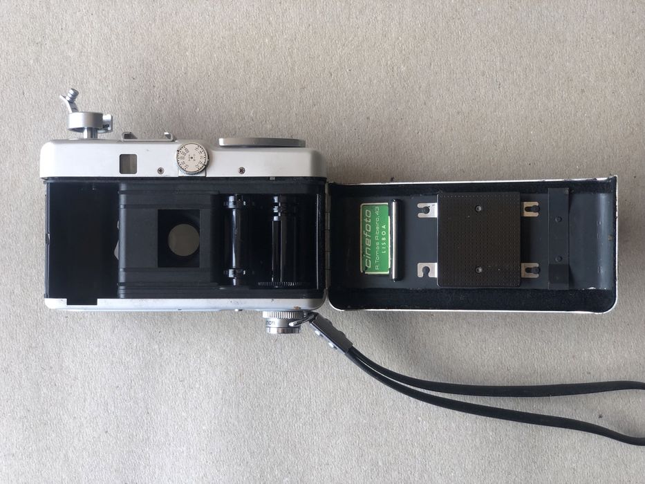 Canon Demi ee28 - 35mm half-frame
