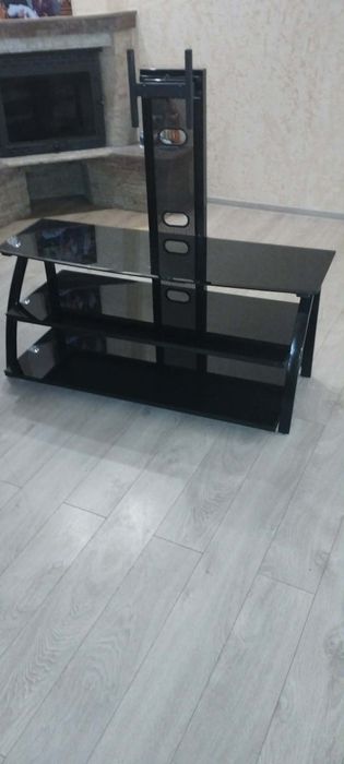 Тумбочка під телевізор