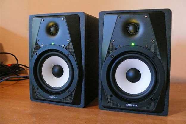 Monitores estúdio 5" Tascam VL-S5 Par