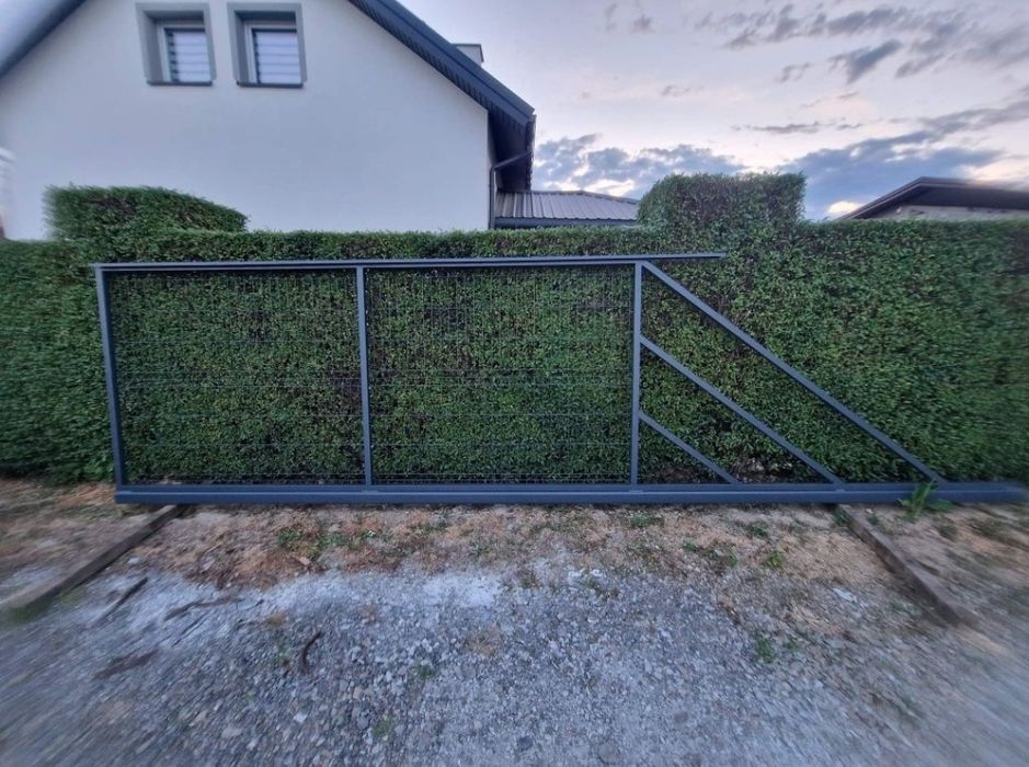 Brama przesuwna / konstrukcja bramy wjazdowej