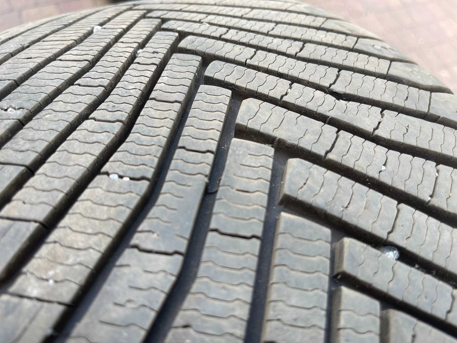 3825. Opony zimowe 245/45/18 Michelin 2024r 8.5mm cena za 2szt