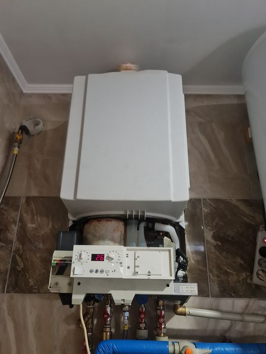 Котел двохконтурний газовий  Buderus nefit