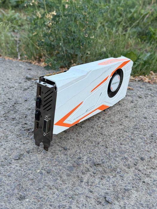 NVIDIA GeForce GTX 1080 Ti 11 ГБ GDDR5X / Виробник Gigabyte