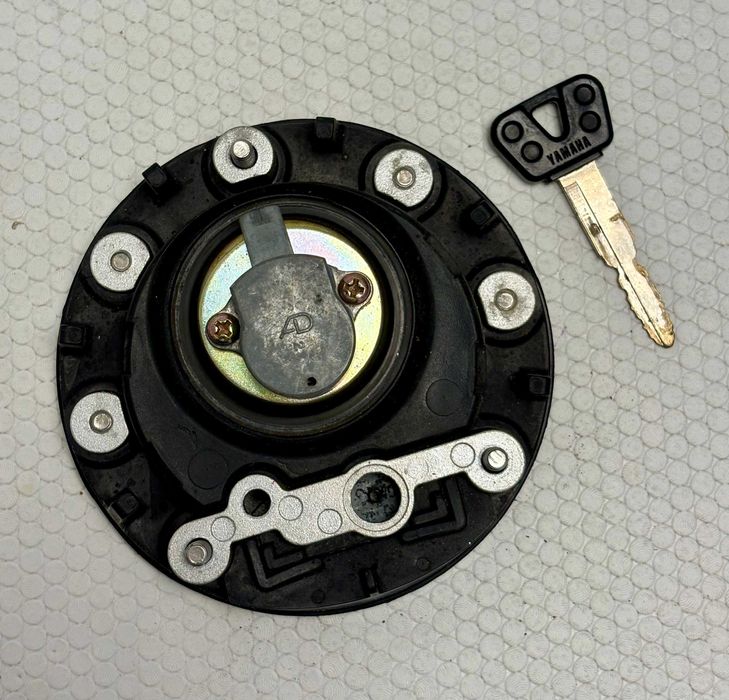 Yamaha Thunderace: Espelho Esq. Válvula Exup,Fecho asssento,Tampão Gas