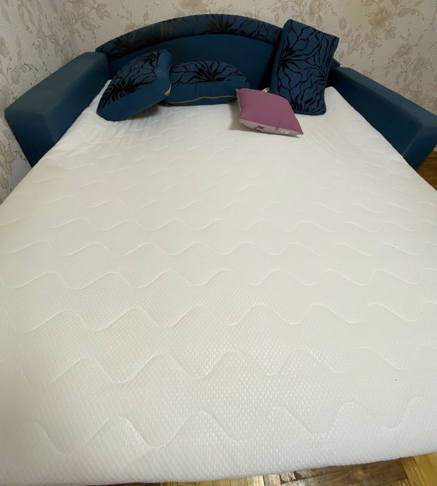 Продам новый матрас. Очень удобный.