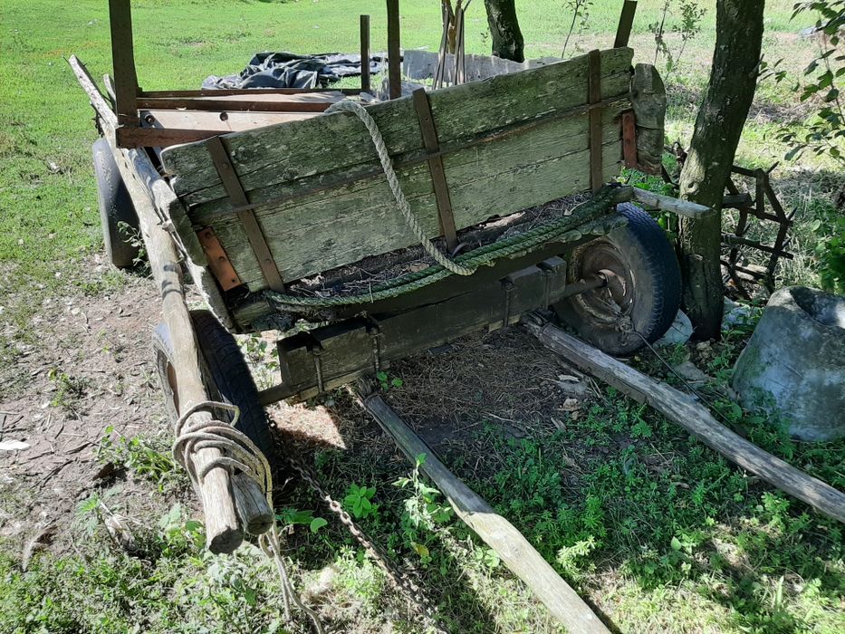 Продам телегу (бричку, повозку).