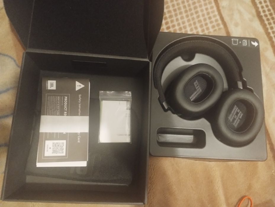 Навушники JBL Live 660 NC, ідеальний стан