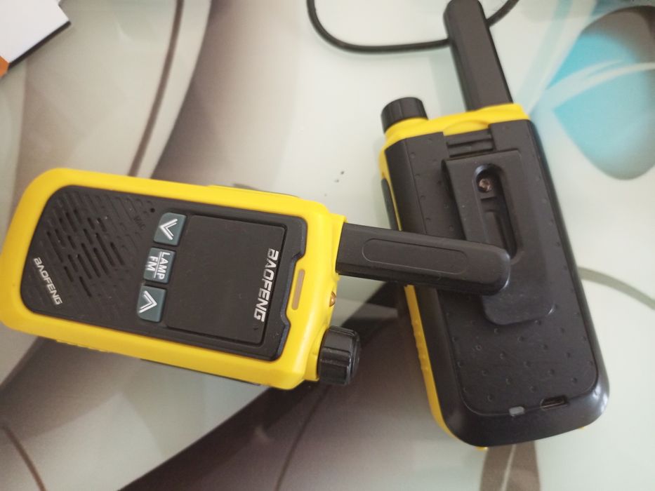 Рації ,камера ,лот електроніки .