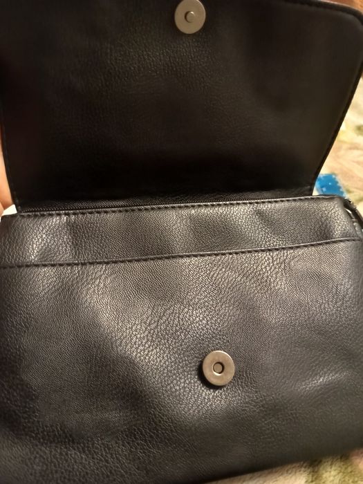 Сумка з черепами та шипами