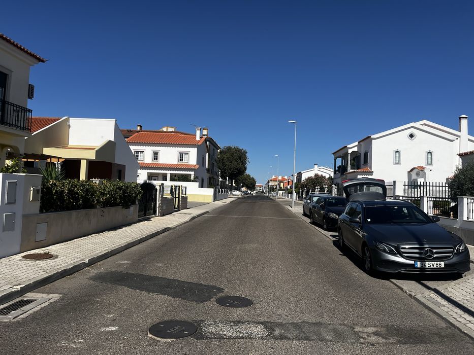 Terreno Urbano com 412 m2 para construção de moradia em Almeirim