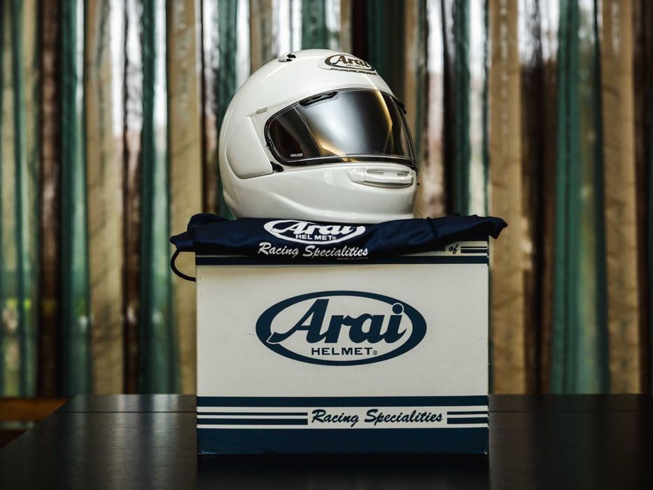 Capacete Arai Quantic ( Cor diamond white ) Tamanho L ( Como novo )