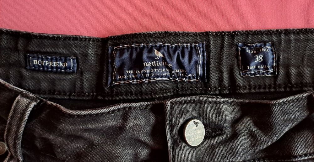 Spodnie Medicine jeans, kolor czarny, rozmiar 38, stan bardzo dobry