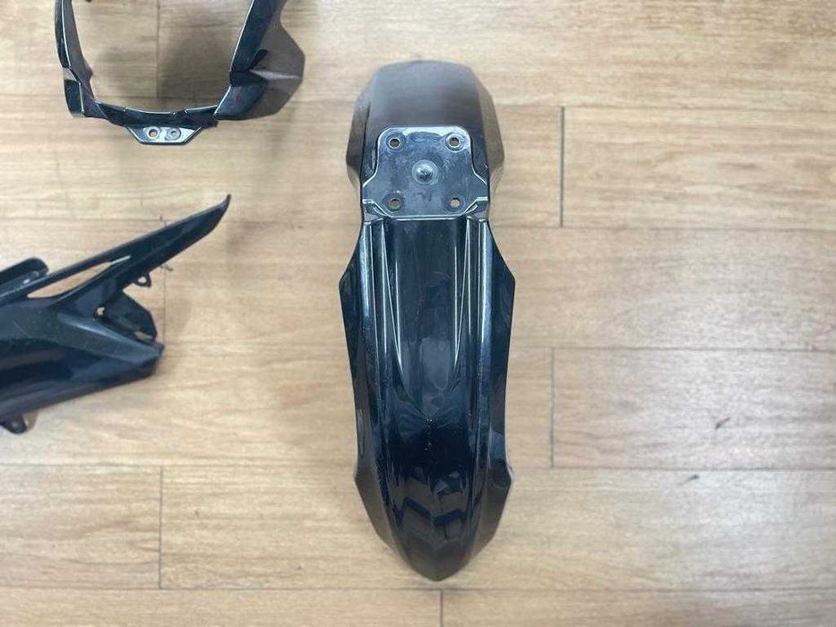 CONJUNTO DE PLÁSTICOS SUZUKI DR