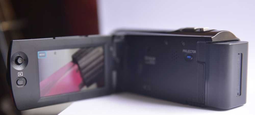 Kamera HD Sony HDR-PJ220 z projektorem