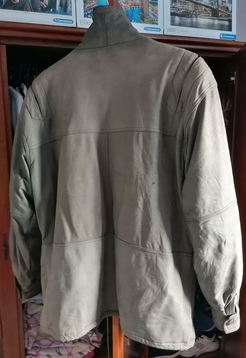 Casaco em pele verdadeira, marca Venus Cuir