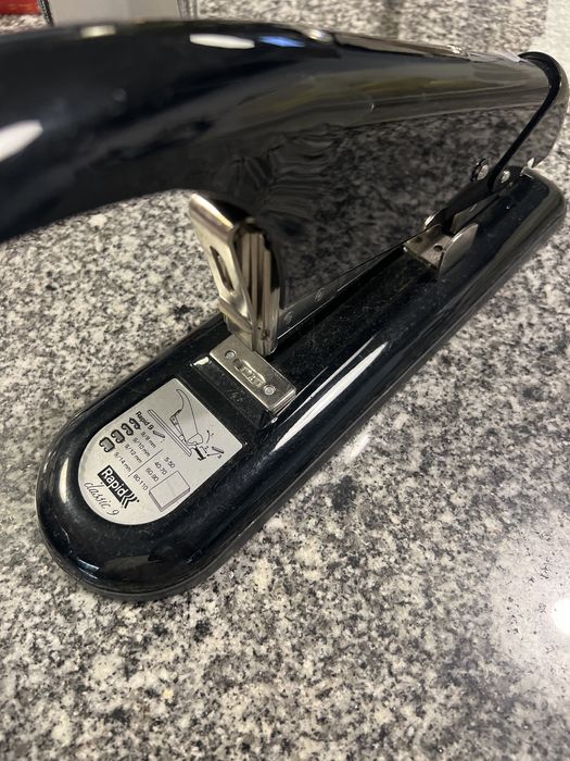 Rapid Agrafador manual HD9 para 110 folhas preto