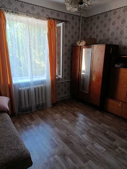 Комната в квартире с мебелью и техникой. Кичкас.