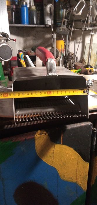 Гребінка для збору ягід