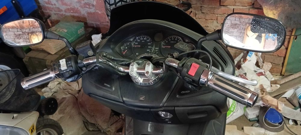 Максі скутер Honda Forza 250