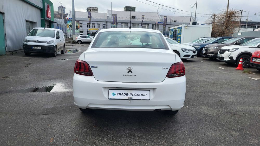 Авто Peugeot 301 2021