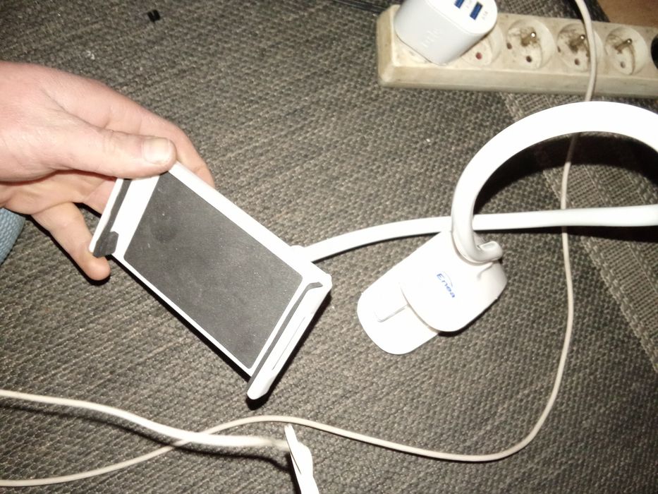 Elastyczny uchwyt ns telefon mocowany do biurka