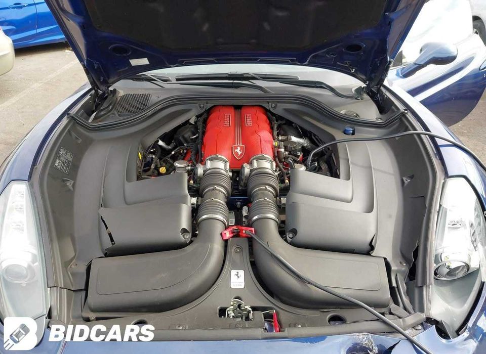 Części z Ferrari California 2010, 4.3L RWD (model USA).