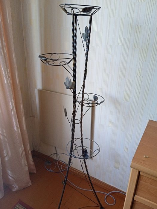 Продам підставку для квітів