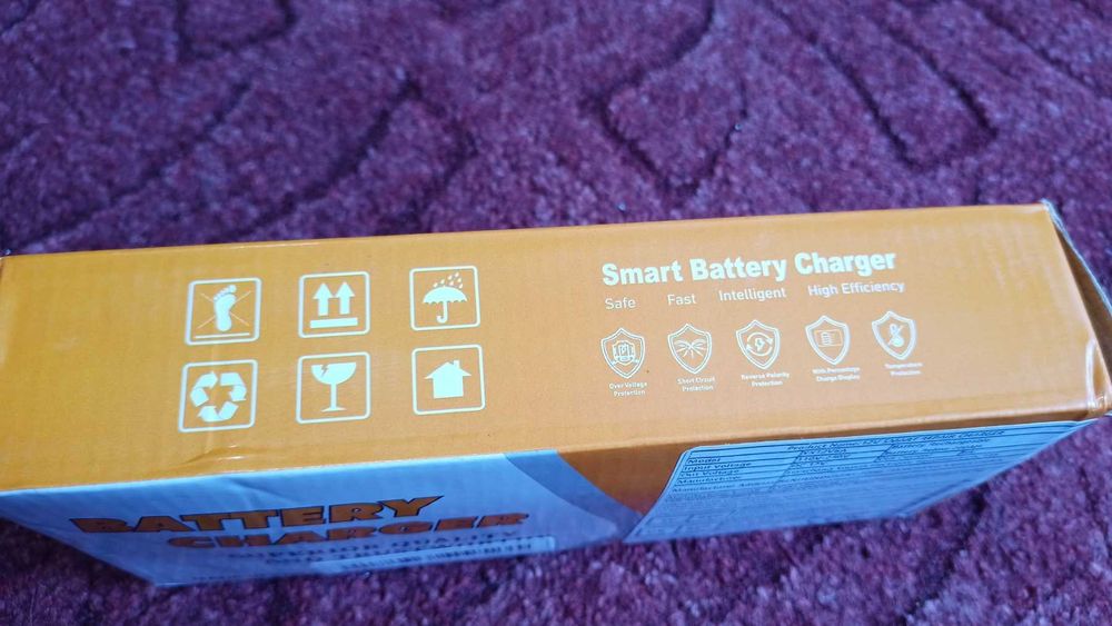 Зарядний пристрій авто мото акумуляторів. Модель YX12V6A.