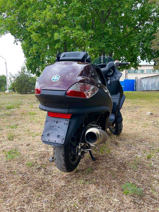 Трицикл PIAGGIO MP3 250RL