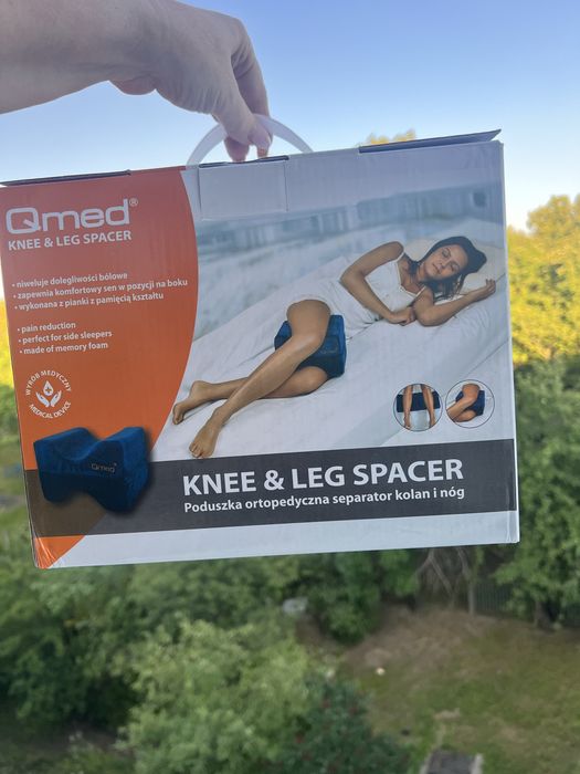Подушка ортопедическая QMED Knee & Leg Spacer раскладная для колен и ног