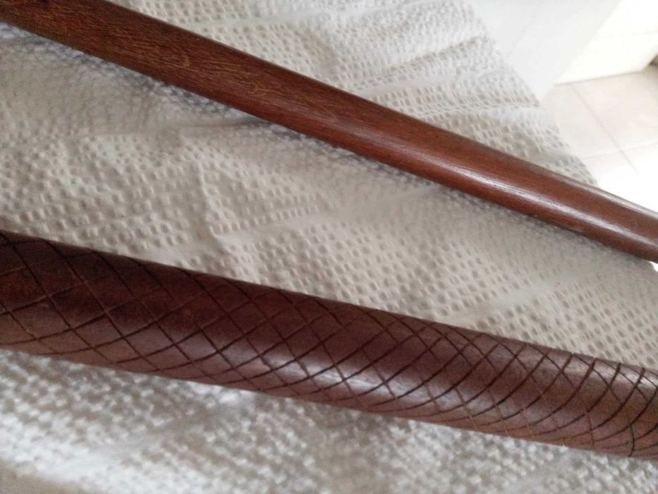 Bengalas de artenato africano.