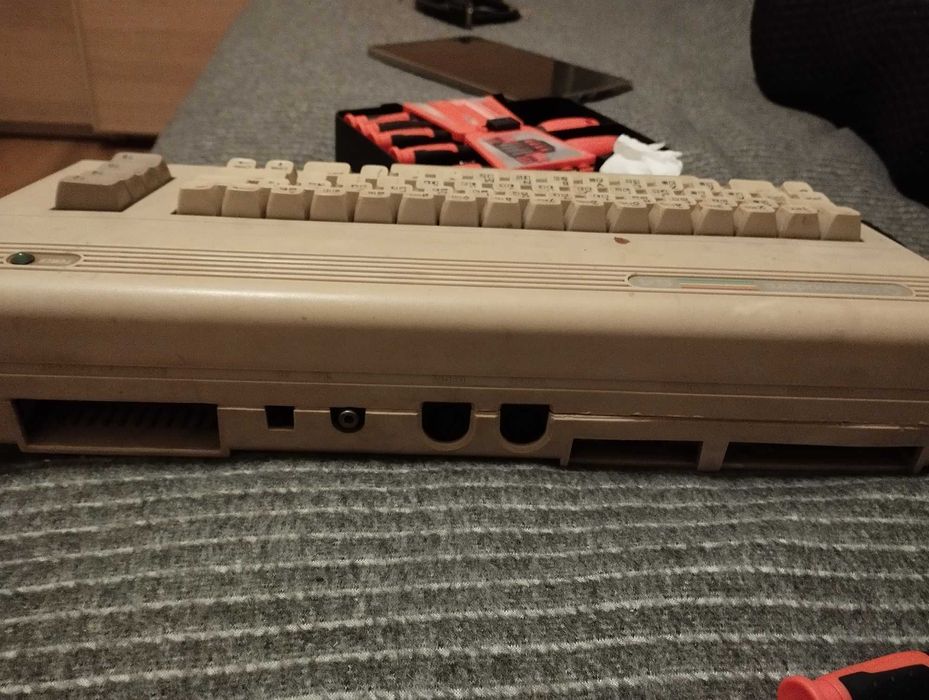 Commodore 64 - Model C64 E- w obudowie Mydelniczka C64 G
