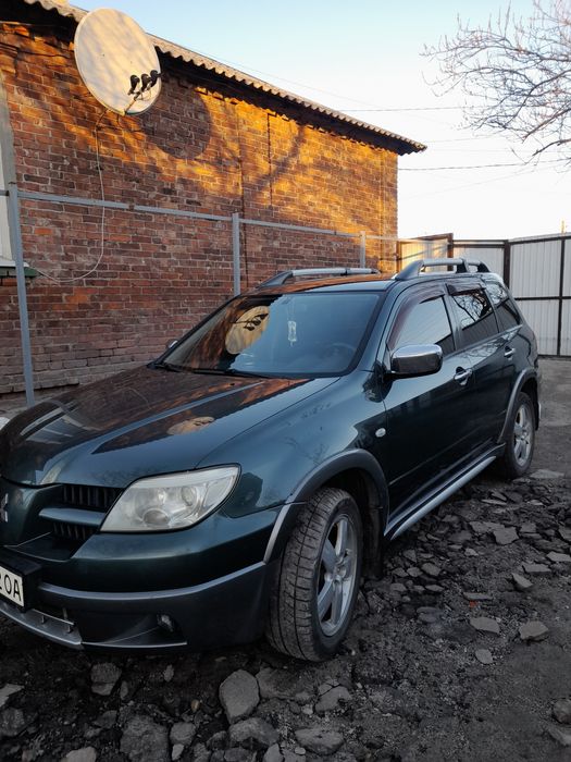 Продам мицубиси аутлендер