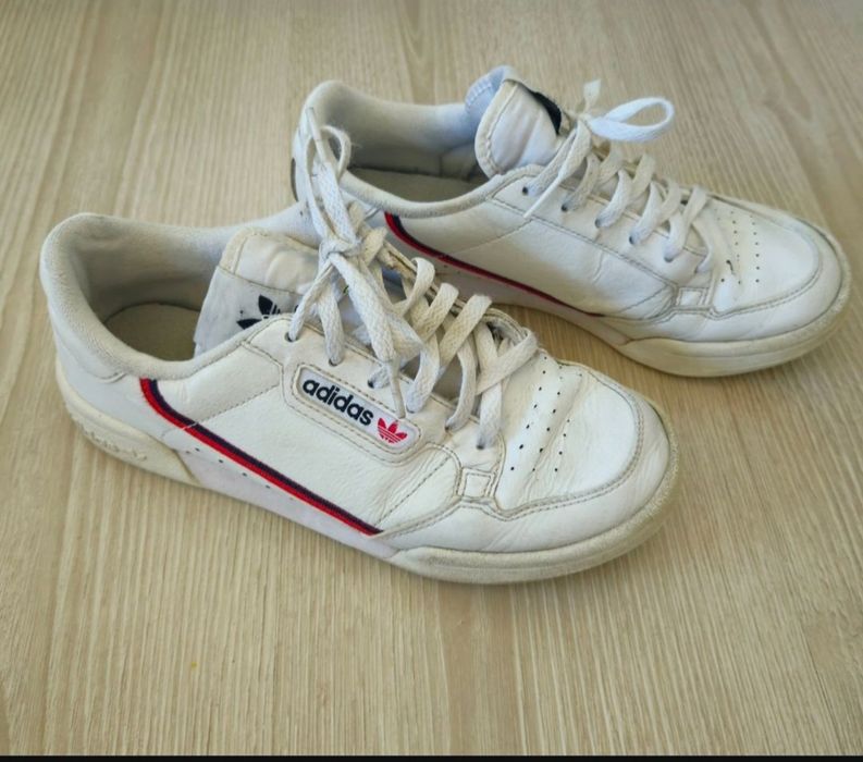 Кросівки adidas б/у.