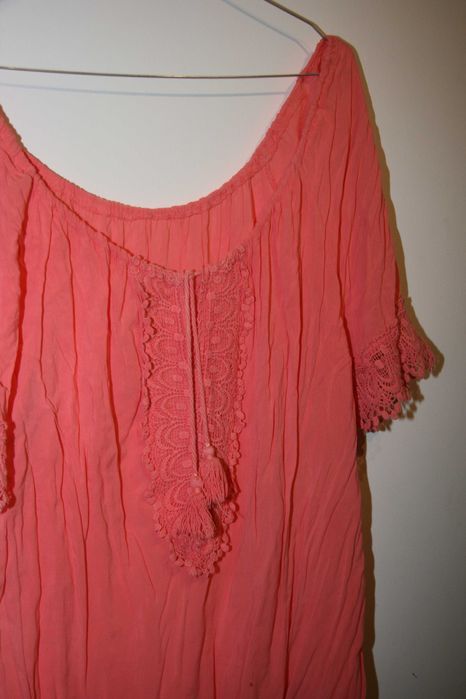 Camisola Rosa com Detalhes em Renda