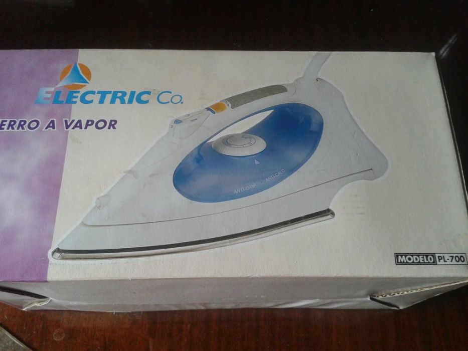 Steam Iron (Brand New)