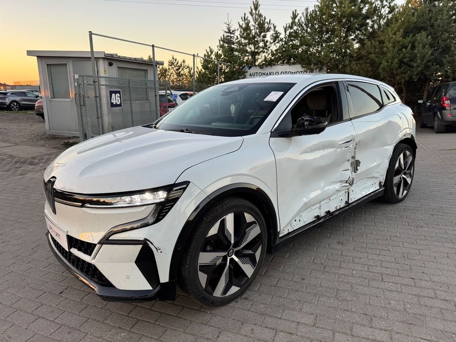 Renault Megane E-TECH 60kWh 218KM 2022r/ kamery 360