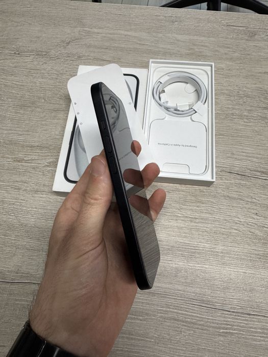 Новий Apple iPhone 15 128GB Black eSIM MDM