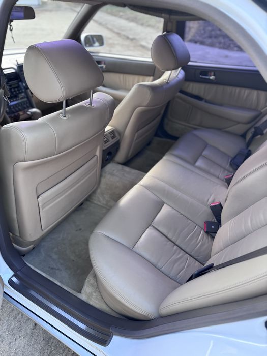 Lexus LS 400 UCF 10